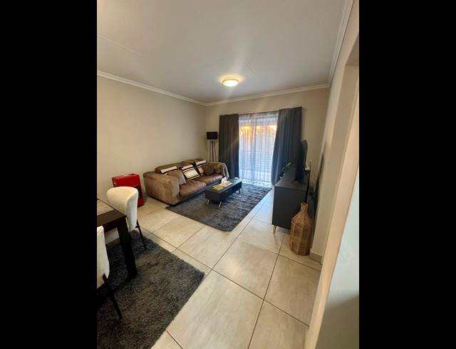 2 BEDROOM APARTMENT FOR SALE IN BRENTWOOD